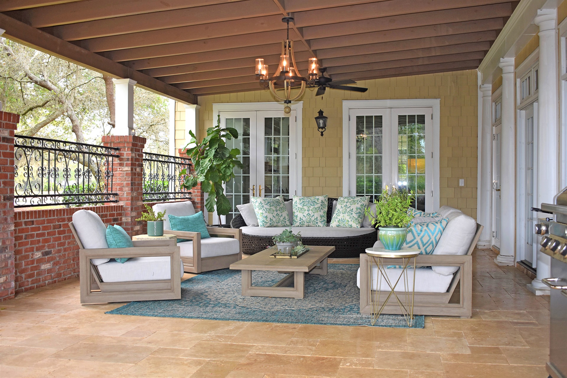 Outdoor Kitchen